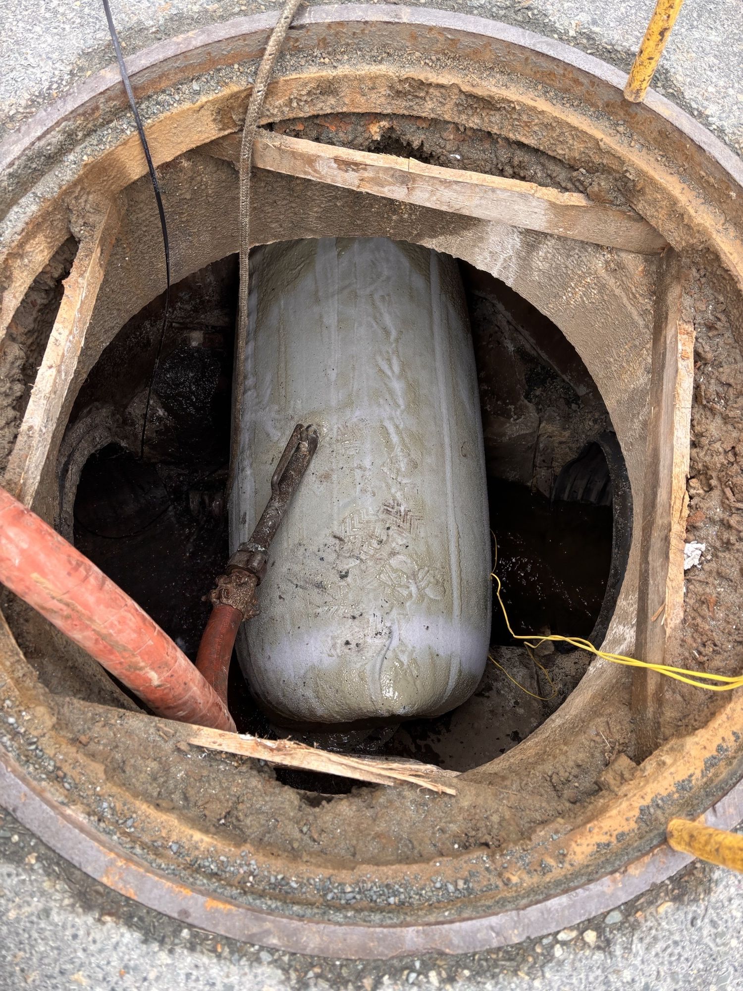 Image of the CIPP liner in manhole